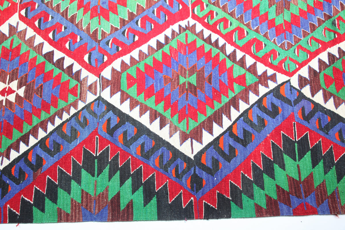 Vintage Ushak (Oushak) Kilim