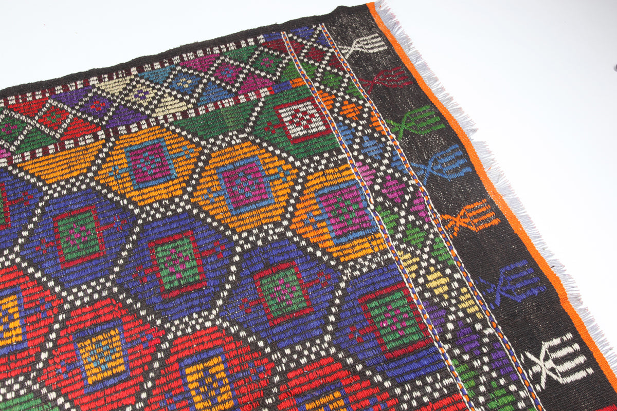 Vintage Manisa Kilim