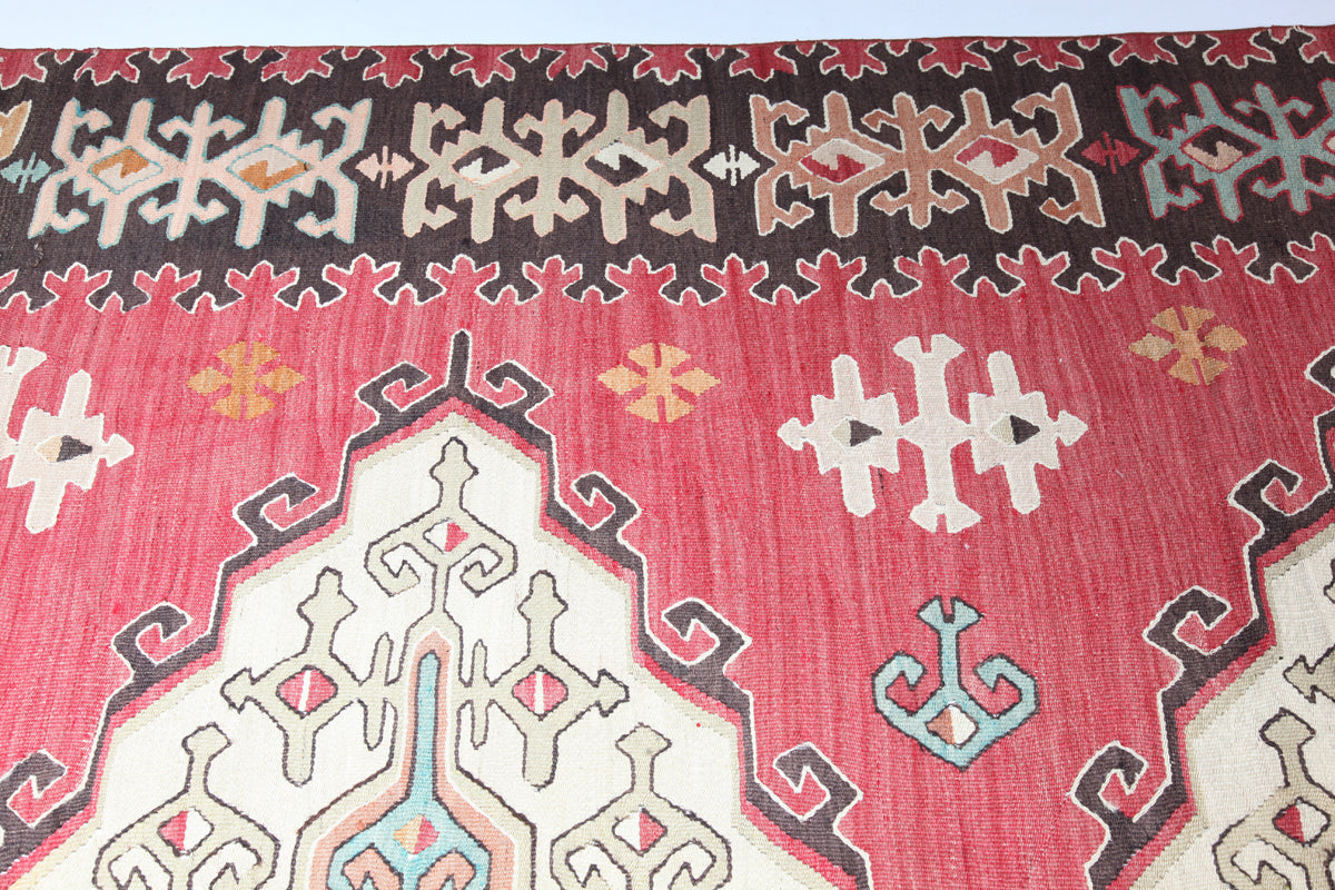 Vintage Sharkoy Kilim