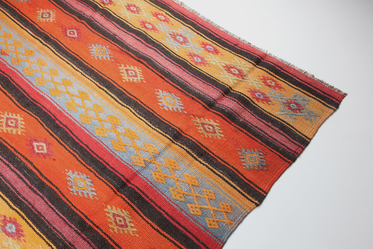 Vintage Denizli Kilim