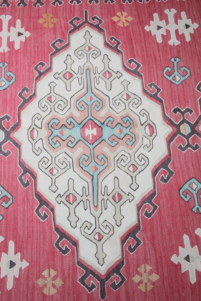 Vintage Sharkoy Kilim