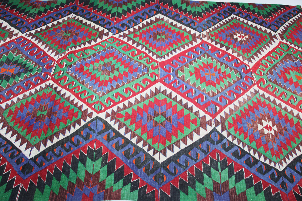 Vintage Ushak (Oushak) Kilim