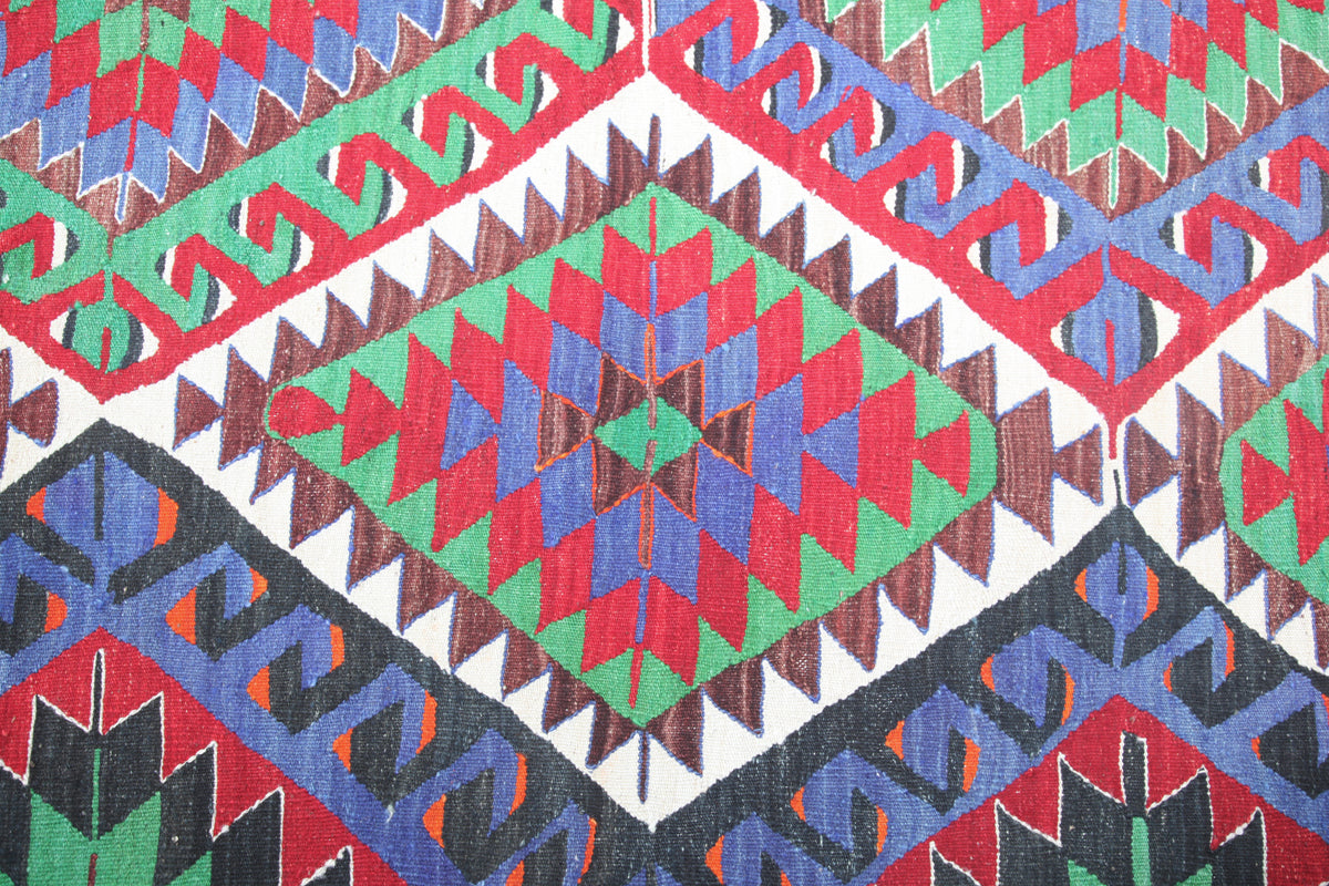 Vintage Ushak (Oushak) Kilim