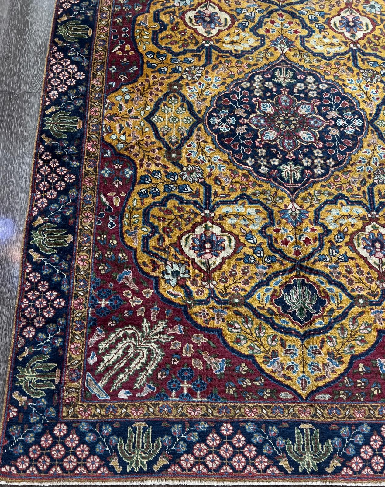 ANTIQUE TABRIZ CARPET/RUG