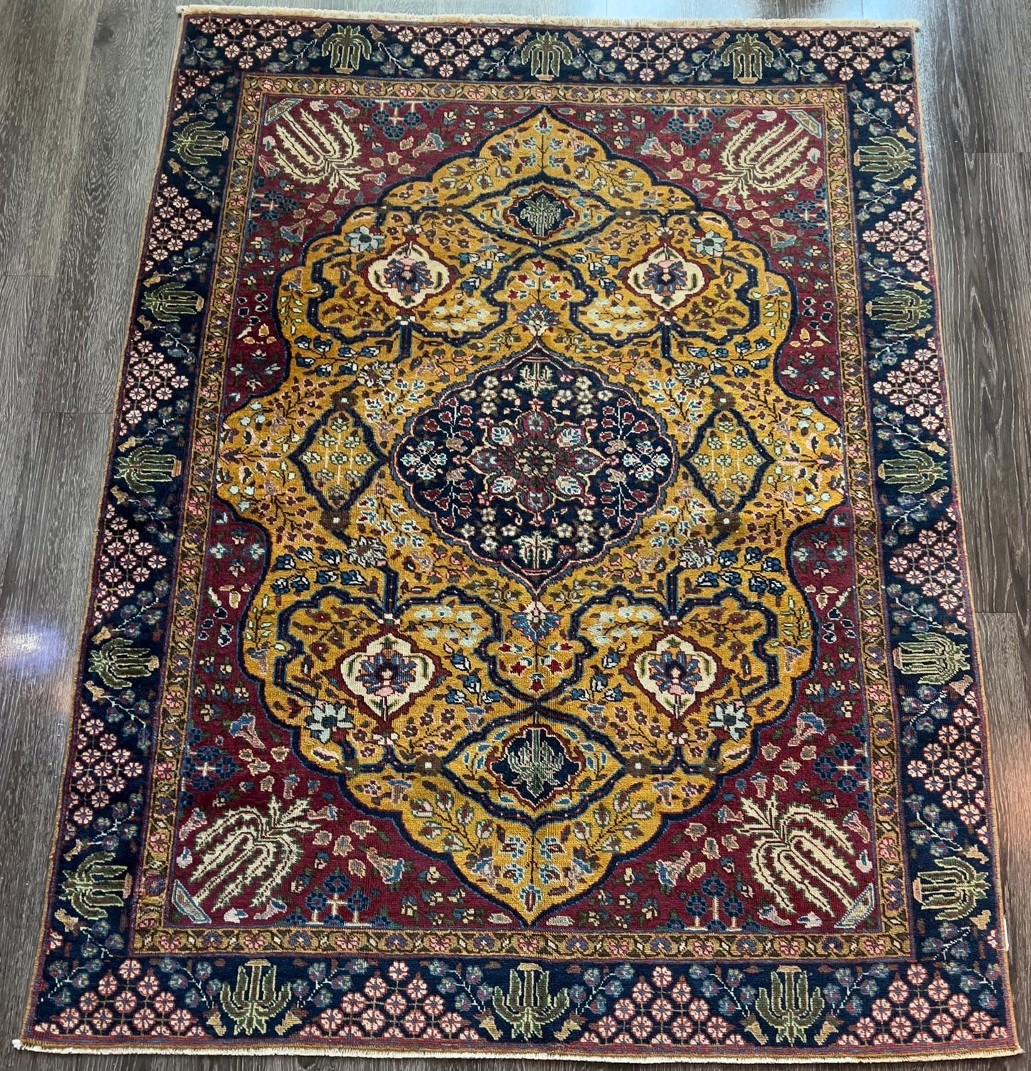 ANTIQUE TABRIZ CARPET/RUG
