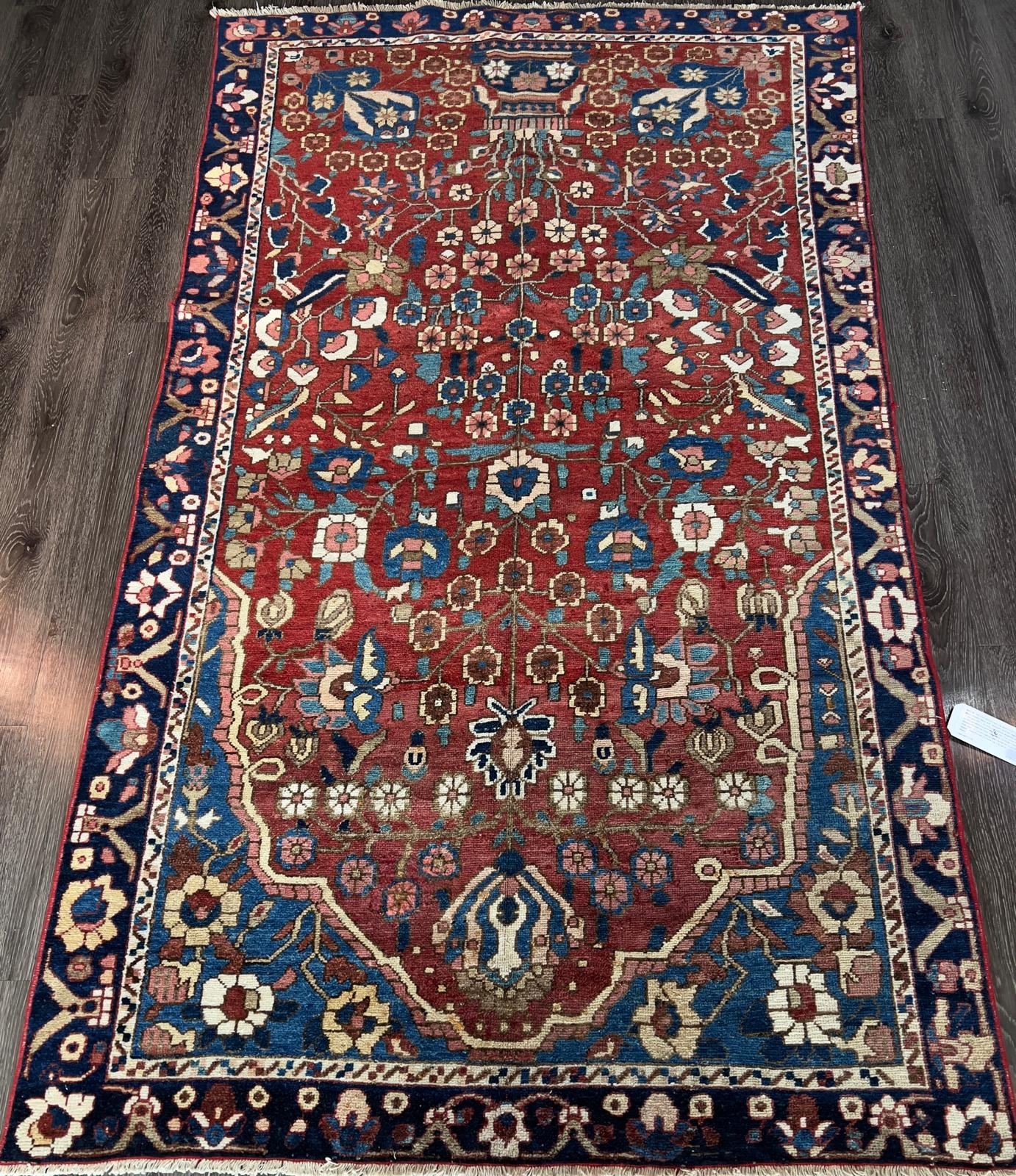 ANTIQUE VASE RUG/CARPET