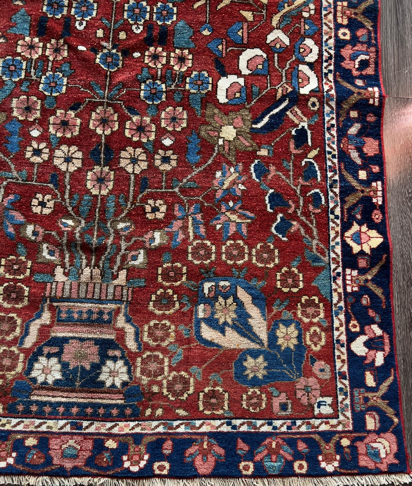 ANTIQUE VASE RUG/CARPET