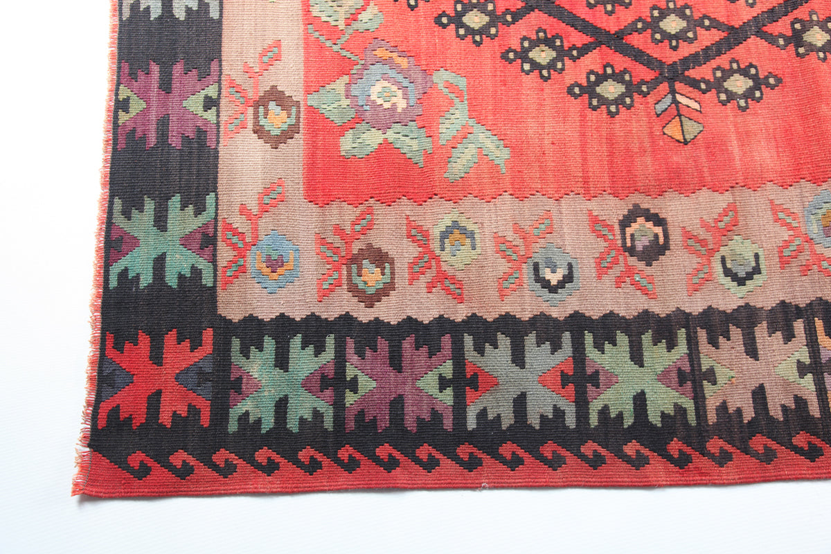 Vintage Pirot Kilim