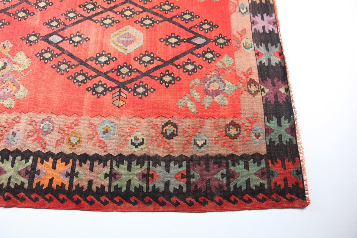 Vintage Pirot Kilim