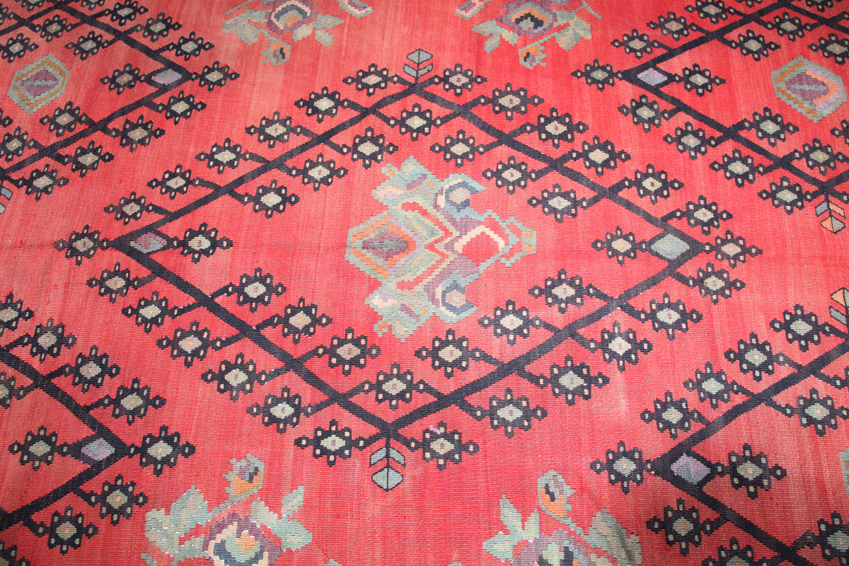 Vintage Pirot Kilim