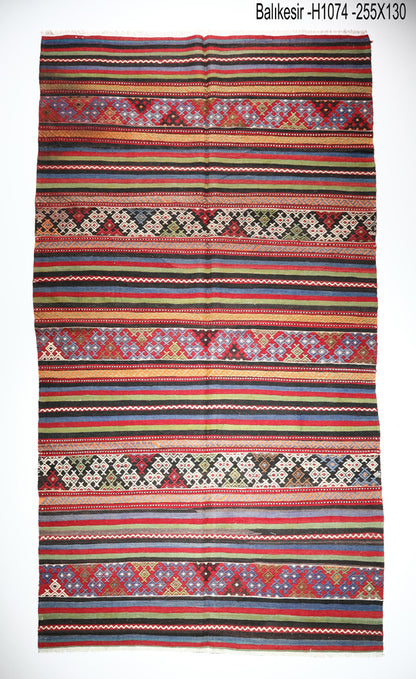 Vintage Balikkesir Kilim